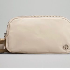 Lululemon Everywhere Crossbody Bag